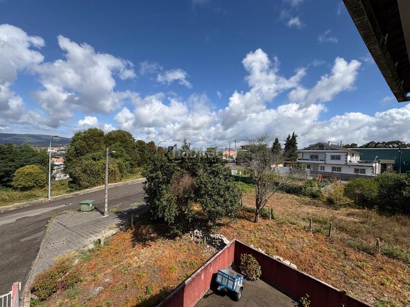 Foto 4367bc72-810e-4090-a7f6-af9ff6182d99. Alquiler piso se alquila segunda planta de una casa próxima a . la vivienda dispone de salón comedor con salida a un balcón, amplia co en Pontevedra