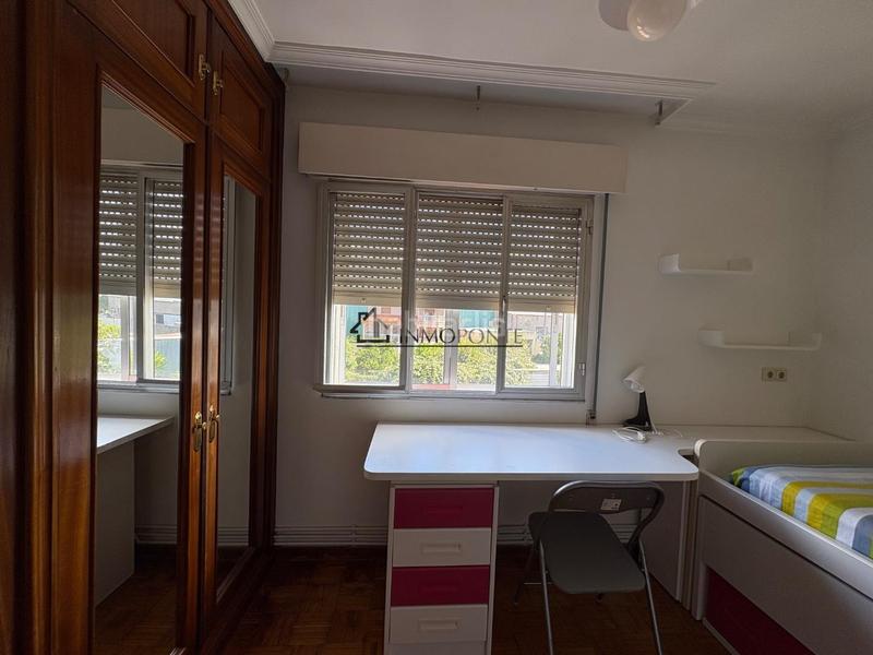 Foto 6ac806c4-8e86-4046-8536-513196f3dcf8. Alquiler piso se alquila segunda planta de una casa próxima a . la vivienda dispone de salón comedor con salida a un balcón, amplia co en Pontevedra