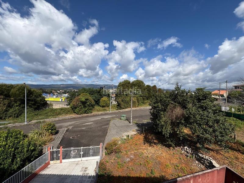 Foto 9f6e32dd-70db-418f-9368-46dc785c529c. Alquiler piso se alquila segunda planta de una casa próxima a . la vivienda dispone de salón comedor con salida a un balcón, amplia co en Pontevedra
