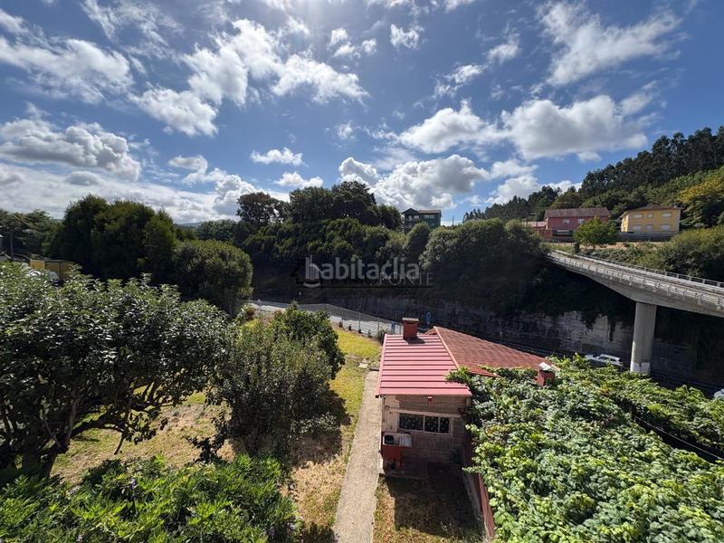 Foto b2b14c30-22e4-4a95-aebd-398e86cf5105. Alquiler piso se alquila segunda planta de una casa próxima a . la vivienda dispone de salón comedor con salida a un balcón, amplia co en Pontevedra