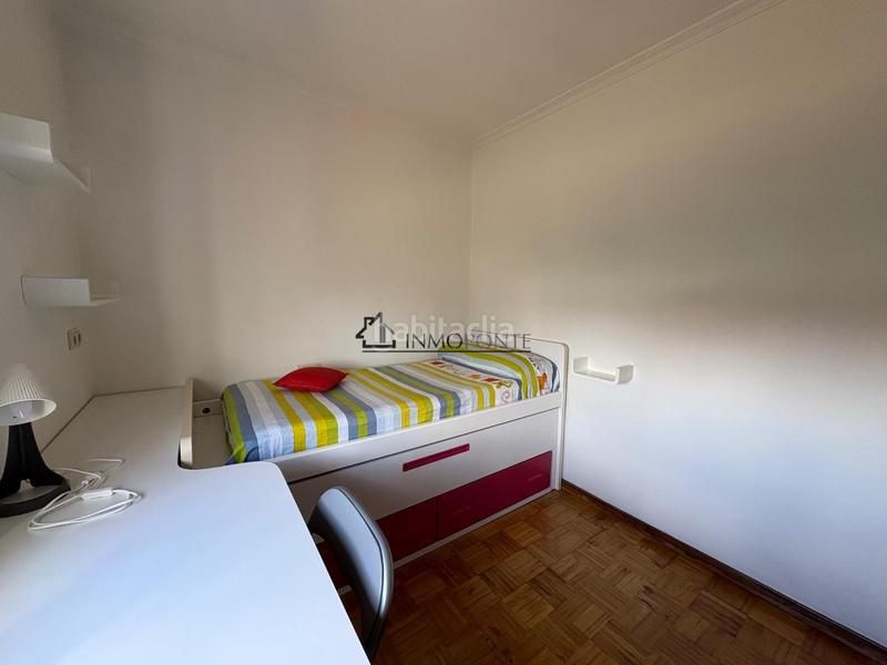 Foto c64f0287-02e8-42d3-9c34-b3a574ac4837. Alquiler piso se alquila segunda planta de una casa próxima a . la vivienda dispone de salón comedor con salida a un balcón, amplia co en Pontevedra