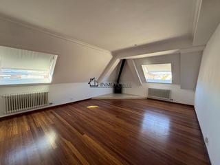 Location Appartement à Zona de Plaza de Barcelos. Alquiler de piso en benito corbal  7 planta con ascensor se alqu
