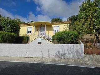 Casa a Cerdedo. Se vende casa con terreno en deán figueroa cerdedo  vistas a la