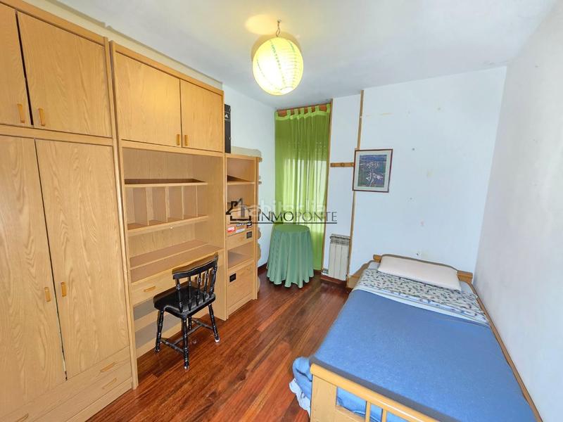 Foto 219da8d6-dfaa-4885-8d22-c3b6d7dff08b. Piso se vende piso en cruz roja amplio piso en una de las zonas más demandadas , a un paso de la plaza de barc en Pontevedra
