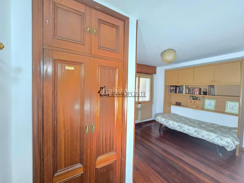 Foto 6ef6b7da-05d4-49ce-b750-94878326e05a. Piso se vende piso en cruz roja amplio piso en una de las zonas más demandadas , a un paso de la plaza de barc en Pontevedra