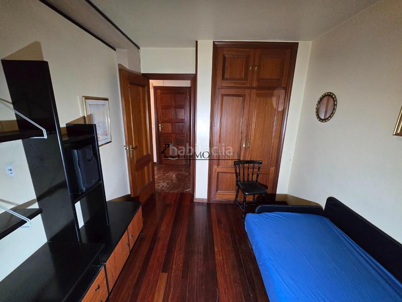 Foto a4735a71-51cf-40e9-be39-75bbf1f9c786. Piso se vende piso en cruz roja amplio piso en una de las zonas más demandadas , a un paso de la plaza de barc en Pontevedra