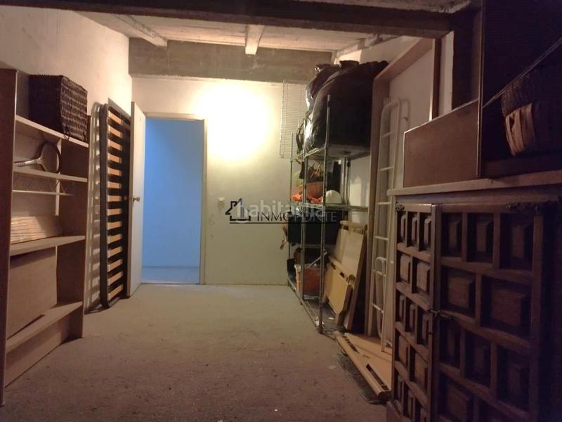 Foto b93055a3-a60f-4f85-989d-b5ff239c0720. Piso se vende piso en cruz roja amplio piso en una de las zonas más demandadas , a un paso de la plaza de barc en Pontevedra