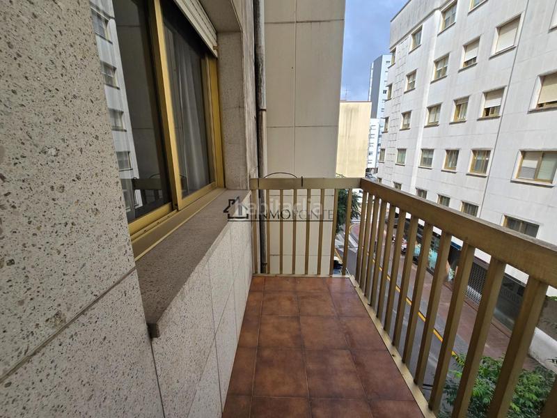 Foto cbdf238b-f0de-484a-96a8-ccd65ce505c4. Piso se vende piso en cruz roja amplio piso en una de las zonas más demandadas , a un paso de la plaza de barc en Pontevedra