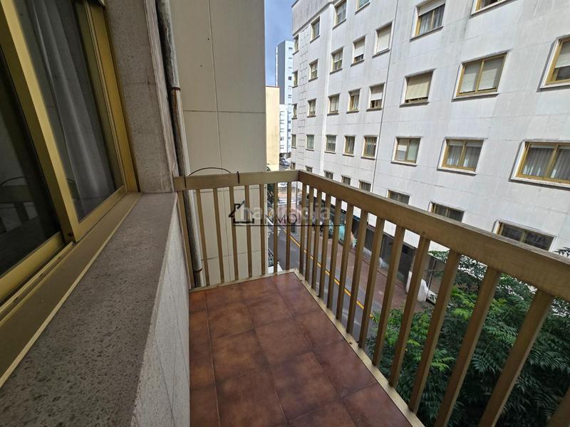 Foto dfac06cf-1335-4dba-92d3-ad64c7575242. Piso se vende piso en cruz roja amplio piso en una de las zonas más demandadas , a un paso de la plaza de barc en Pontevedra