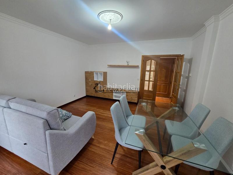 Foto 160bcbde-5bf1-4309-b61d-c8491772b894. Rent flat in Zona Fernández Labreda Pontevedra
