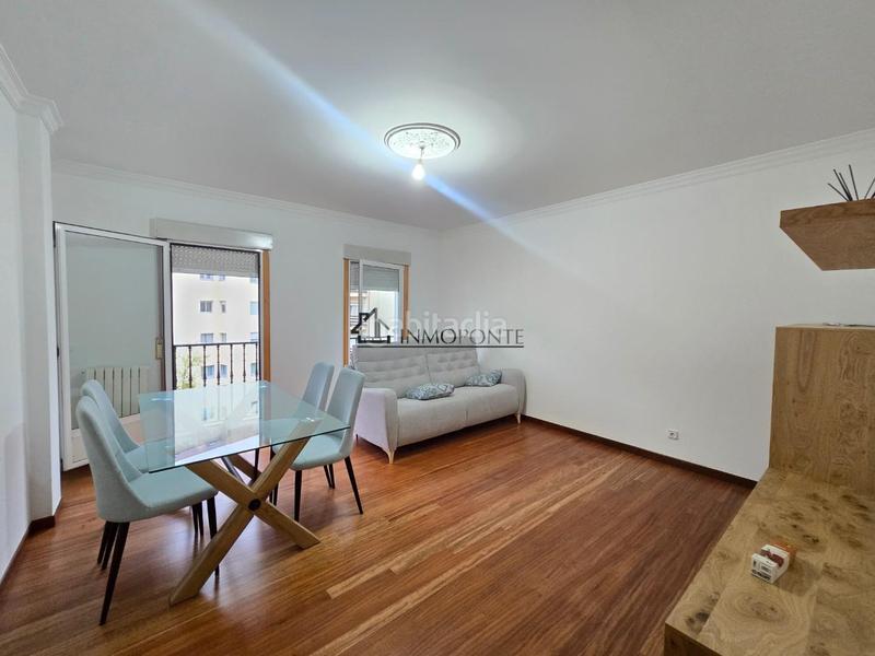 Foto 16a7aa90-b553-444c-8952-6c1f16ca6257. Rent flat in Zona Fernández Labreda Pontevedra