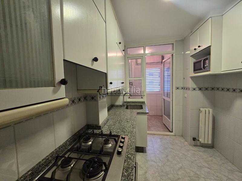 Foto 7904d5a4-3592-4aac-bc34-77ae12faa662. Rent flat in Zona Fernández Labreda Pontevedra