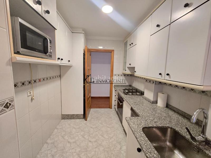 Foto b30a380c-6327-4a39-9b05-b148c35c8126. Rent flat in Zona Fernández Labreda Pontevedra