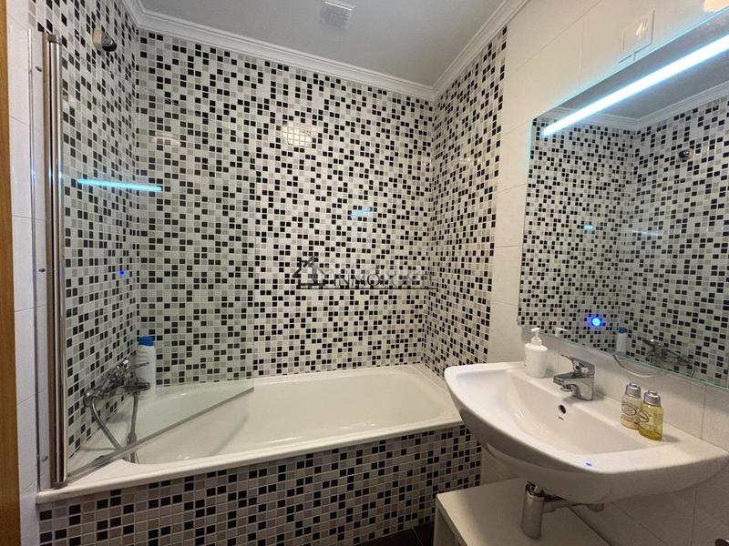 Foto 064590f4-e71c-4deb-8f6b-f9a40883291e. Location appartement dans Poio