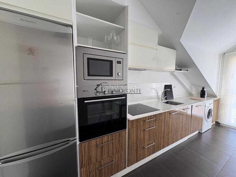 Foto f88b6b20-6ed9-48f1-9b5c-9525f4c96a04. Miete etagenwohnung in Poio