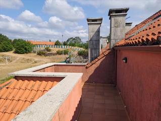 Maison  Os anxos. Vivienda adosada de 223 m con jardín y terrazas, a solo 1 km de