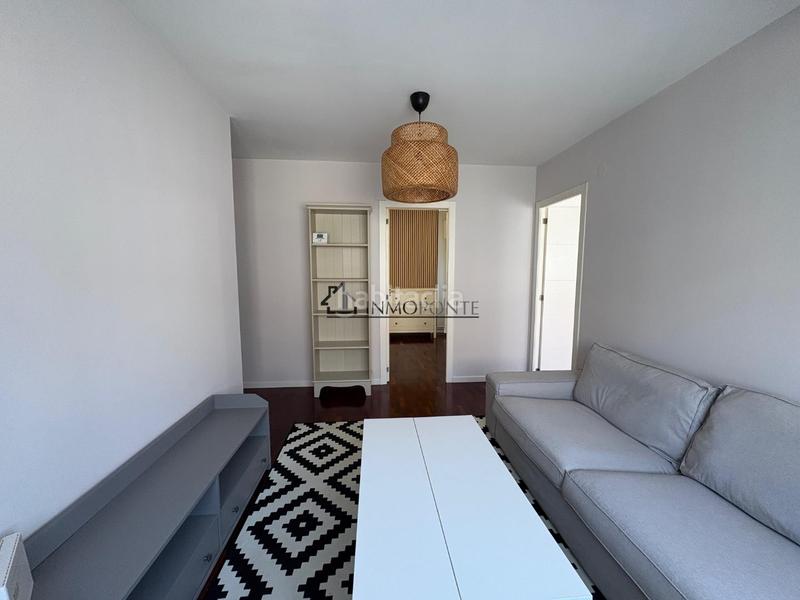 Foto 9454a92b-5ec3-4e5c-b408-d6183db313b1. Piso  en venta en el centro . en el centro con todos los servicios a pie de la calle, se encuentra este en Pontevedra