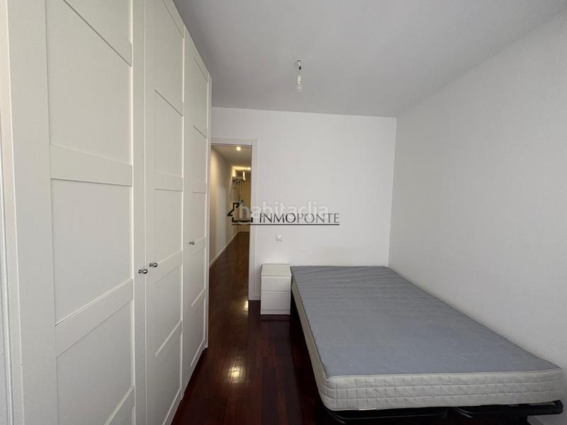 Foto ca4eb1da-3654-45d4-bff9-288b3797a968. Piso  en venta en el centro . en el centro con todos los servicios a pie de la calle, se encuentra este en Pontevedra