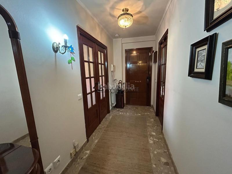 Foto 0f6581ba-7236-496a-9553-dd4f7b235439. Piso oportunidad única! amplio piso en venta en dr. loureiro crespo, 4 planta con ascensor tu nuevo hogar te está esperando! este piso en Pontevedra