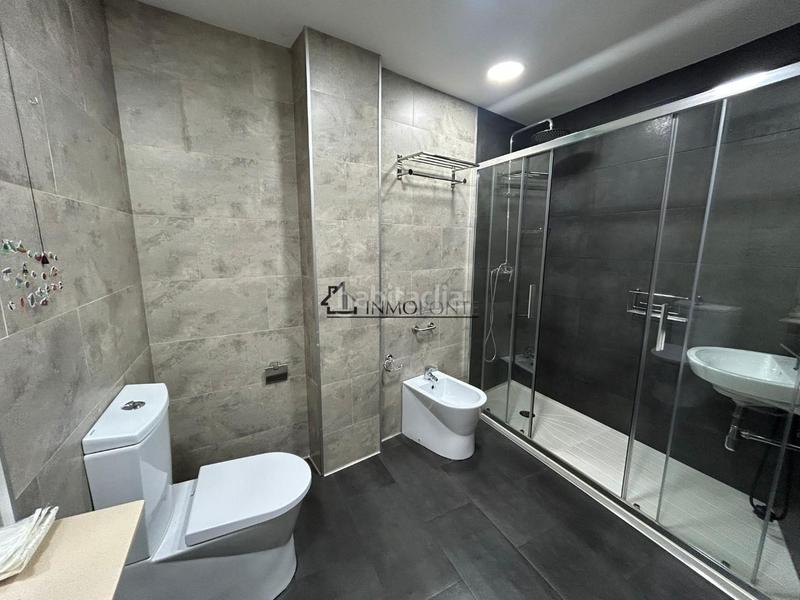 Foto 1be9f2b1-785b-4e1a-97eb-78a388ca3138. Piso oportunidad única! amplio piso en venta en dr. loureiro crespo, 4 planta con ascensor tu nuevo hogar te está esperando! este piso en Pontevedra