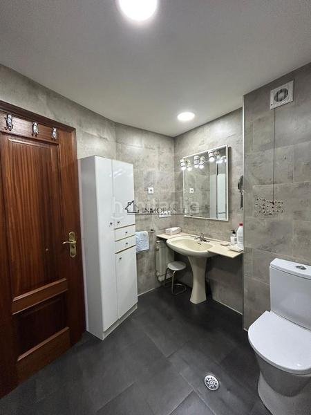 Foto 43266abb-ab47-491a-8080-bedc8733f206. Piso oportunidad única! amplio piso en venta en dr. loureiro crespo, 4 planta con ascensor tu nuevo hogar te está esperando! este piso en Pontevedra