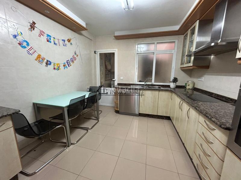 Foto 6fa51b67-6f84-4a4d-8a94-426691b3c7b8. Piso oportunidad única! amplio piso en venta en dr. loureiro crespo, 4 planta con ascensor tu nuevo hogar te está esperando! este piso en Pontevedra