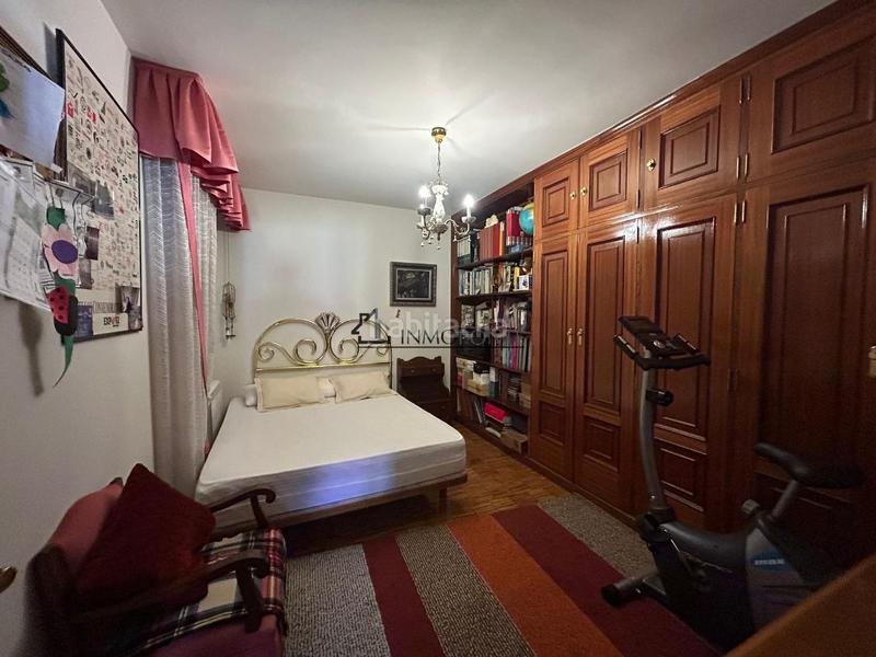 Foto ae2dacf7-15f8-422b-8d33-513074d92d3c. Piso oportunidad única! amplio piso en venta en dr. loureiro crespo, 4 planta con ascensor tu nuevo hogar te está esperando! este piso en Pontevedra