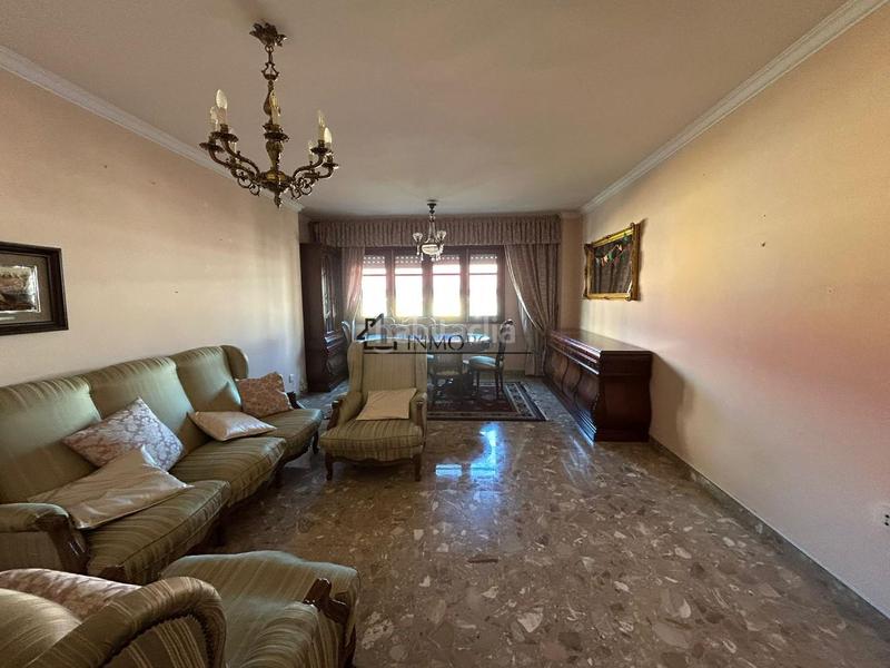 Foto cf1dd318-6fec-401c-9353-ddd60744cf01. Piso oportunidad única! amplio piso en venta en dr. loureiro crespo, 4 planta con ascensor tu nuevo hogar te está esperando! este piso en Pontevedra