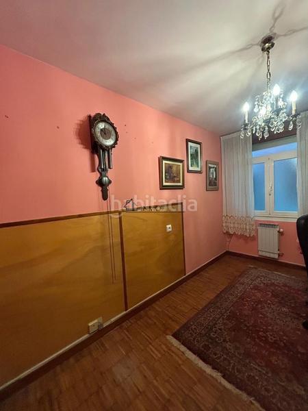 Foto e74cda2d-c3df-41c0-8aef-fa69218ff9b0. Piso oportunidad única! amplio piso en venta en dr. loureiro crespo, 4 planta con ascensor tu nuevo hogar te está esperando! este piso en Pontevedra