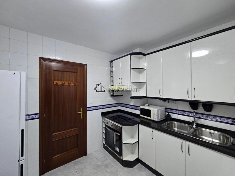 Foto 170fff07-54de-4dc8-9439-a8923495723b. Rent flat in Centro - Echegaray Pontevedra