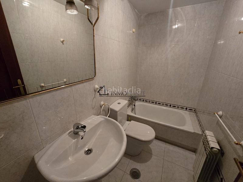 Foto 28adabb5-496d-48ff-8397-a1bb1f2cef62. Rent flat in Centro - Echegaray Pontevedra