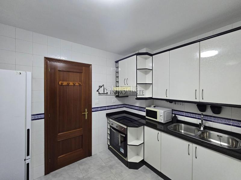 Foto 5deae31e-cfef-4379-a802-f7610c02442d. Rent flat in Centro - Echegaray Pontevedra