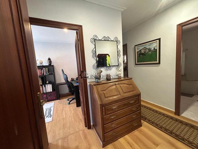 Foto 471cda72-312f-466e-bcb3-8e7a6a45d58b. Casa a Zona Fernández Labreda Pontevedra