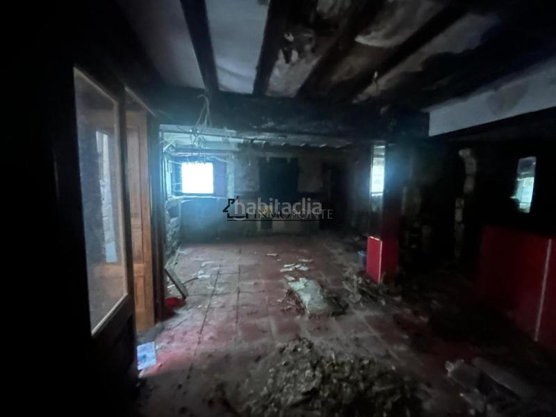 Foto 64fba9f4-d839-48f3-a69d-ee4e42d76d3e. Casa aparellada a Centro - Echegaray Pontevedra