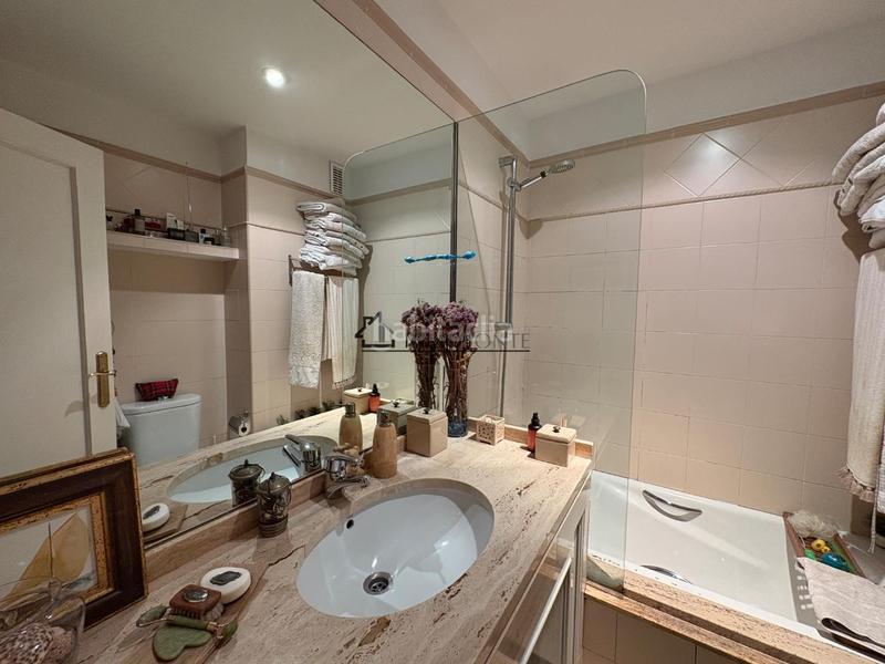 Foto 3937125f-c67d-4abb-9a29-e6e2270b633c. Pis a Zona de Plaza de Barcelos Pontevedra