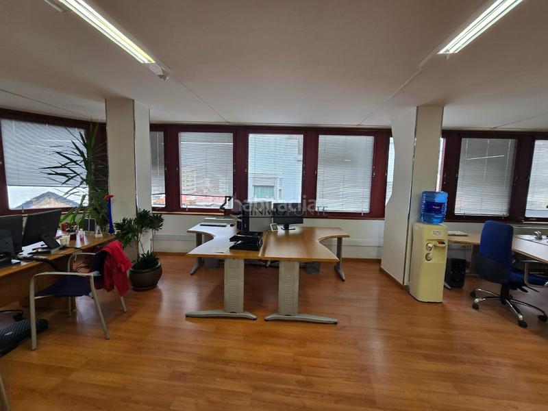 Foto 7ba121c7-9339-42c1-b28d-ab67412936e0. Alquiler oficina  céntrica de 167 m construidos y 142 m2 útiles en pleno corazón plaza san josé calle oliva lista para entra en Pontevedra