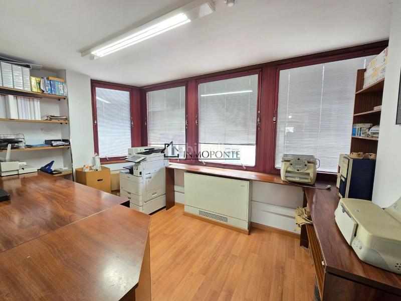 Foto 92f5ab78-cb2f-406d-a0a7-e43df8cceea7. Location bureau dans Centro - Echegaray Pontevedra