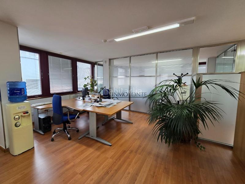 Foto c379c4f6-fad3-41b8-8ee2-c7d065411e7e. Location bureau dans Centro - Echegaray Pontevedra