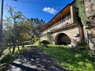 Haus in Cerdedo. Se vende casa con gran terreno en limeres cerdedo casa amplia y