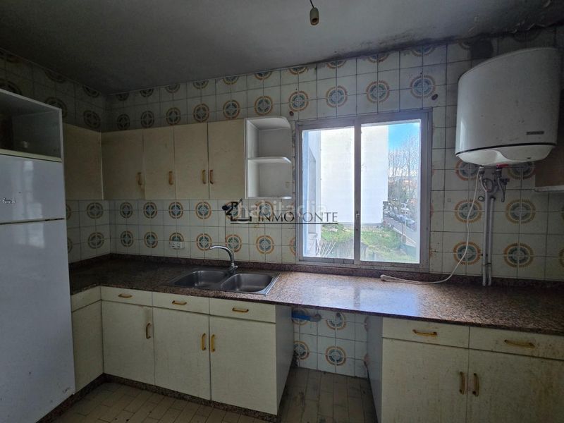 Foto 60fe2b2e-208b-4744-8550-ceb0e000cd0d. Pis a Pontevedra
