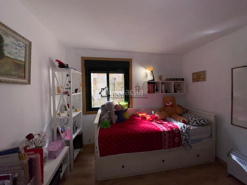 Foto 20e5476a-87c3-4ff4-9510-41698357308d. Casa adossada a Marín