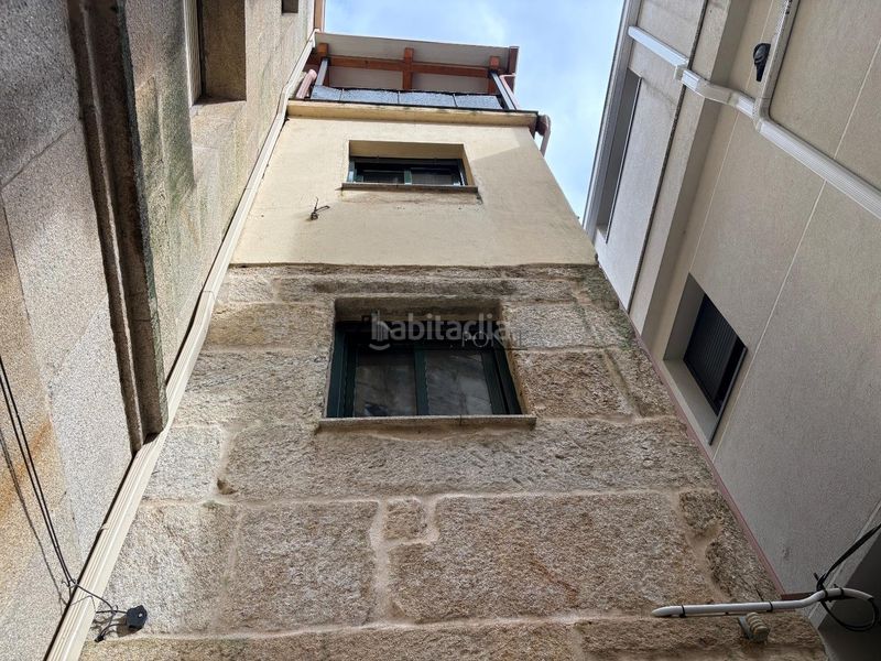 Foto 7102964f-6392-4e5c-ba2c-951dd455c30a. Casa adossada a Marín
