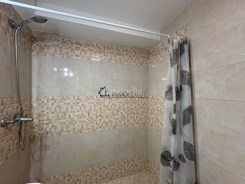Foto aca60168-64c9-4ffb-b12d-25389baeb276. Casa adossada a Marín