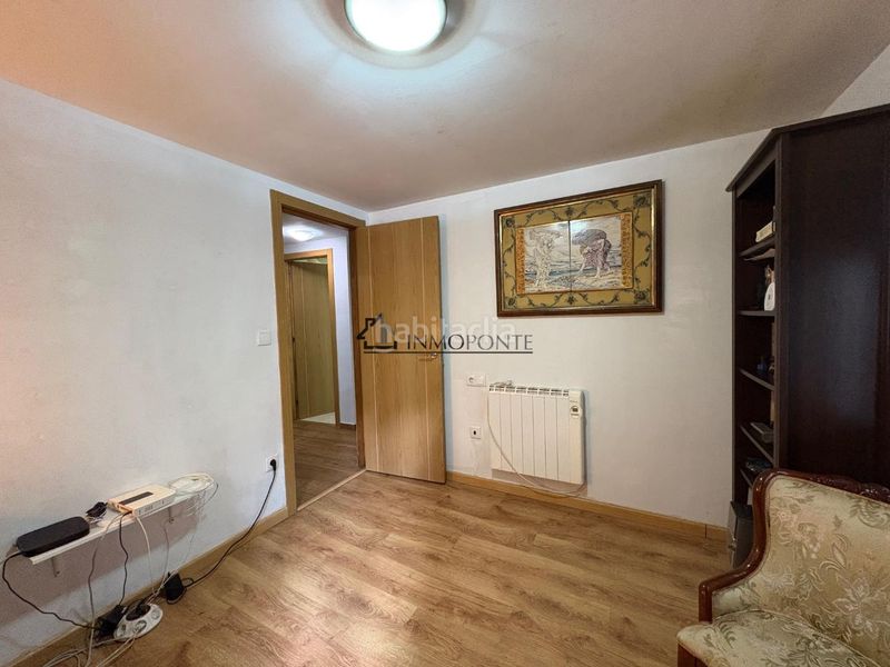 Foto d21dff85-0385-405f-a325-097857c1199e. Casa adossada a Marín
