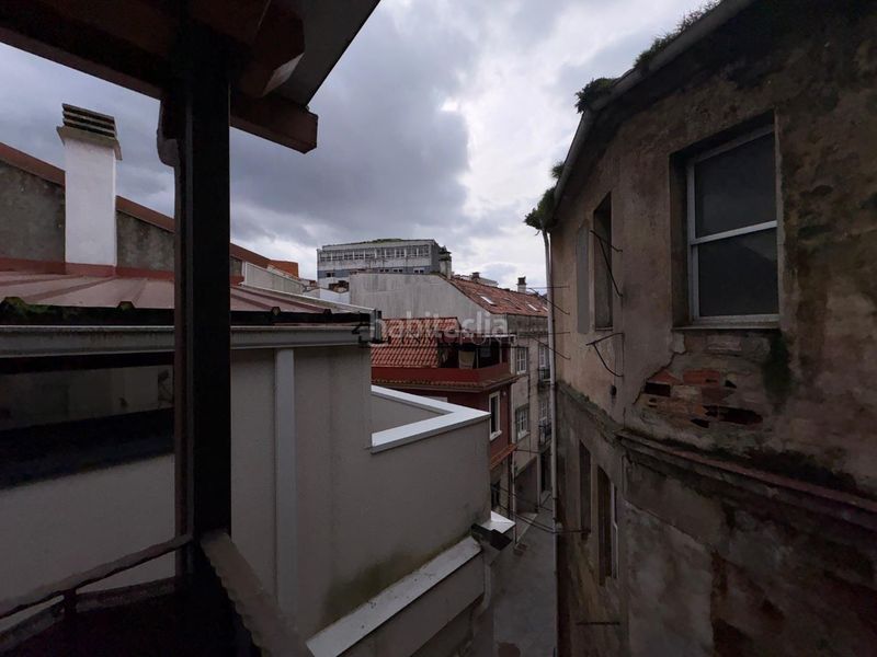 Foto d9ce8322-1c28-4d53-b0e8-d974587c8121. Casa adossada a Marín