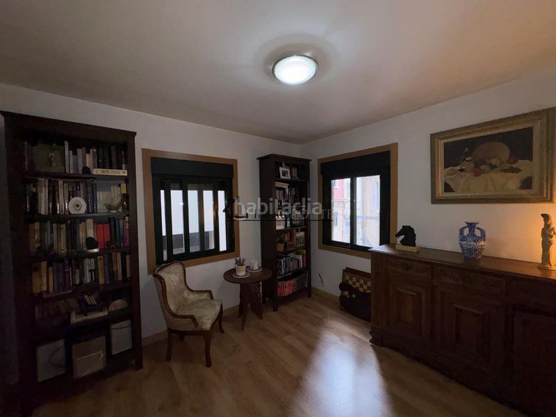 Foto dd908e23-1ba3-4a9f-b7b6-f7714b268656. Casa adossada a Marín