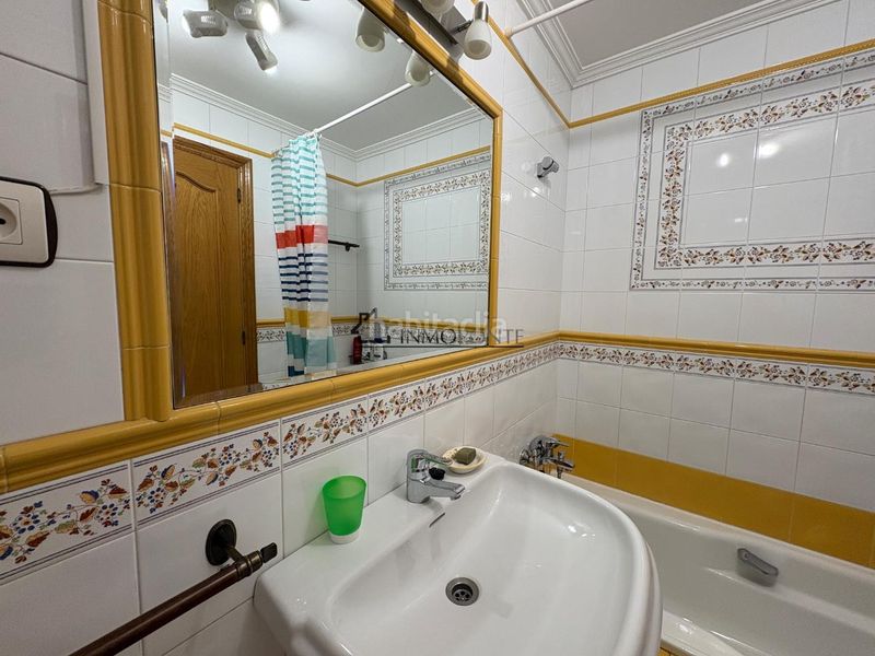 Foto b0d50688-07a9-4402-91a1-611a3e63f093. Pis amb calefacció aparcament a Zona Fernández Labreda Pontevedra