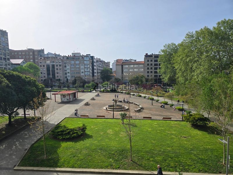 Foto 054d2798-baff-4628-91e4-1cc093c95c51. Pis a Zona de Plaza de Barcelos Pontevedra