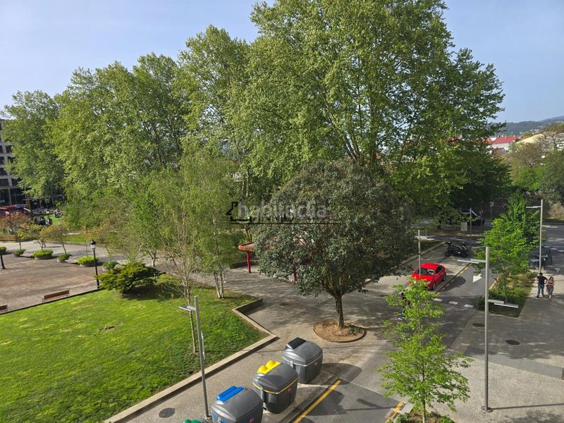 Foto b825be31-5c17-48ae-96b9-f7b6ab068474. Pis a Zona de Plaza de Barcelos Pontevedra