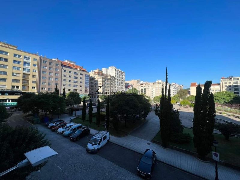 Foto fb83afe9-b887-4bbb-a521-0e24dda72335. Pis a Zona de Plaza de Barcelos Pontevedra